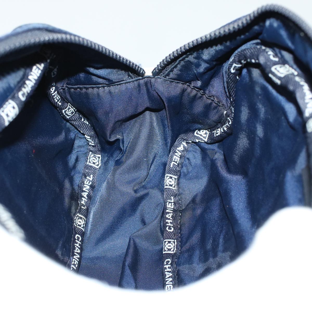 Top Quality Chanel Clutch Bag Canvas White Navy CC Auth bs5370