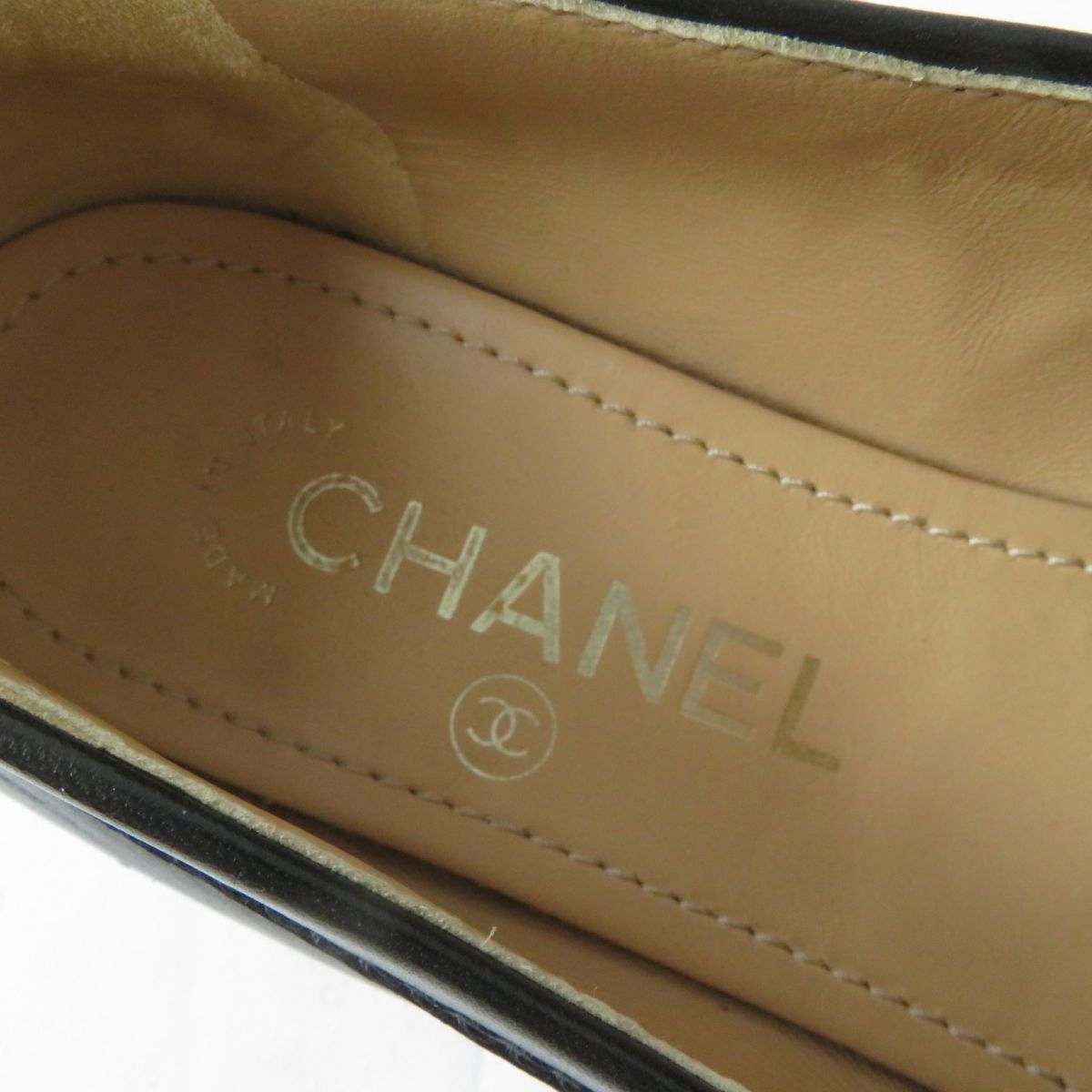 Top Quality Chanel COCO Mark Leather Loafers Black Gold