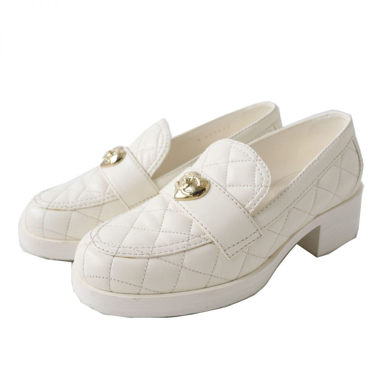 Top Quality Chanel Lambskin Heart Turnlock Loafers White