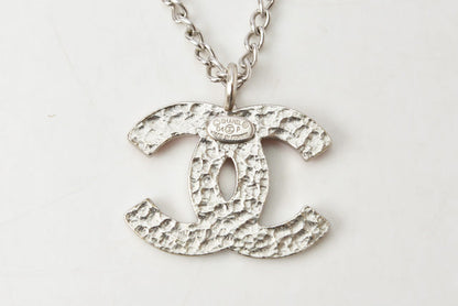 Top Quality Chanel Necklace/Pendant Coco Mark/CC Coral Orange/Silver