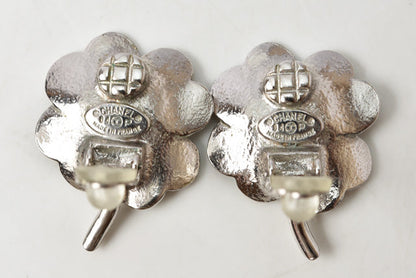 Top Quality Chanel Clover Motif Rhinestone Earrings Clip/Stud