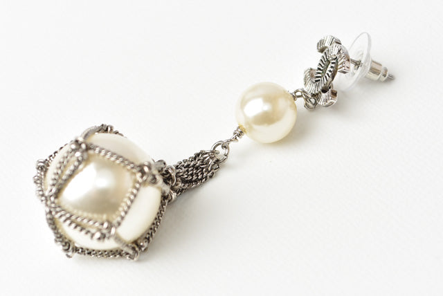 Top Quality Chanel Silver Pearl Motif Earrings