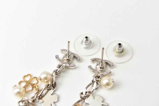 Top Quality Chanel Clover/Heart Motif Swing Pearl Earrings. Silver/Gold. Metal/Faux Pearl