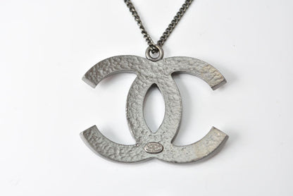 Top Quality Chanel Necklace/Pendant. Metal. Rhinestone. Gunmetal/Red. W3.7?óH2.8cm. 42cm