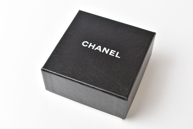 Top Quality Chanel Pearl Motif Earrings Gunmetal