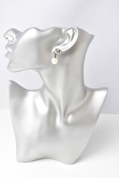 Top Quality Chanel CC Motif Swing Pearl Earrings Silver/White