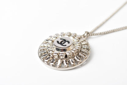 Top Quality Chanel Metal Necklace Pendant Chain Circle Motif CC Silver