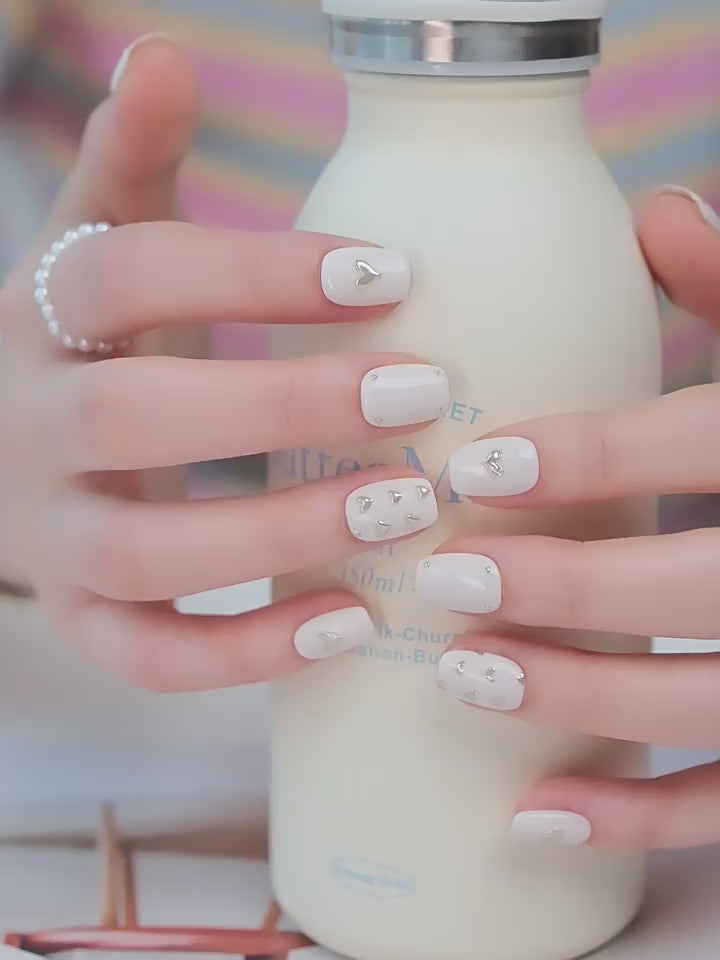 Elegant White Press-On Nails – Bright and Long-Lasting